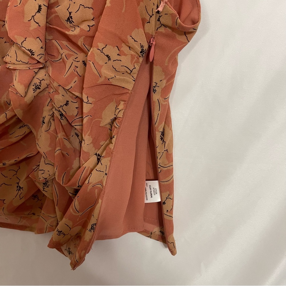 ASTR The Label Side Zip Ruffle Top EUC - Picture 4 of 7